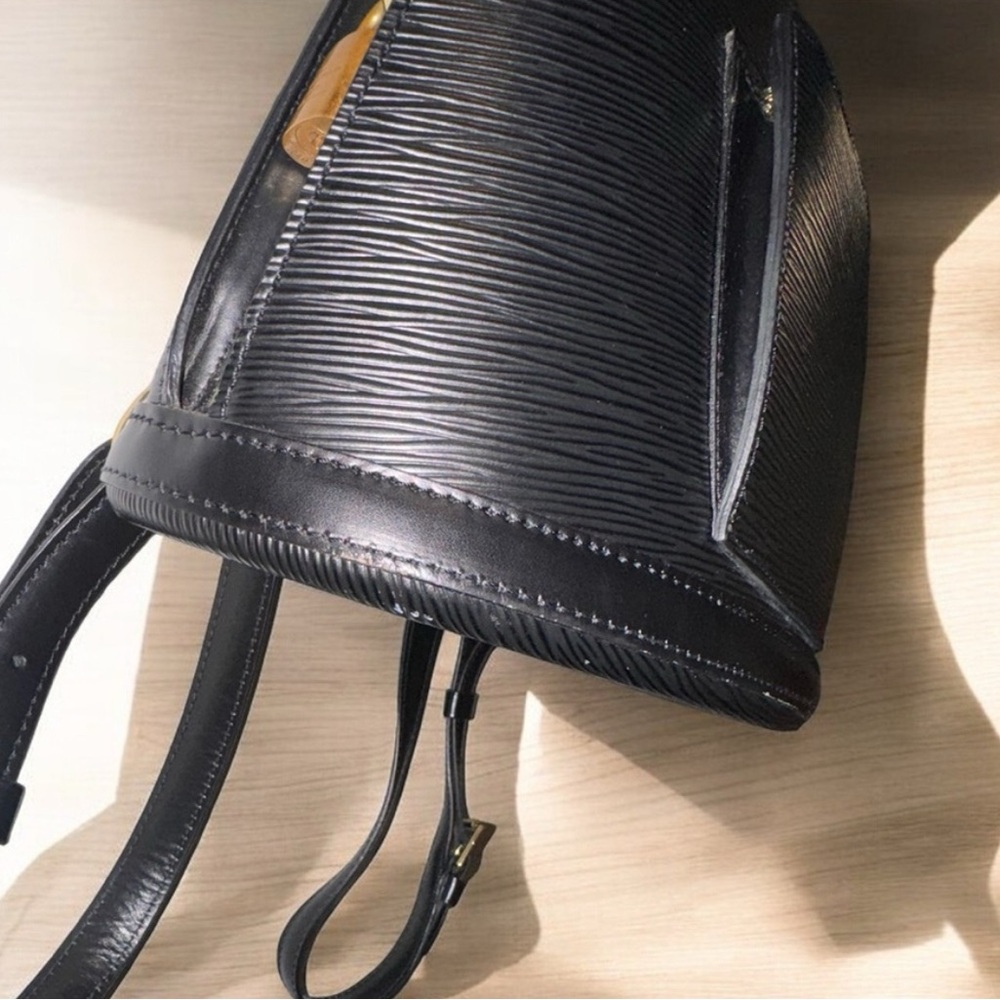 Louis Vuitton EPI Gobelins Backpack - Picture 4 of 5